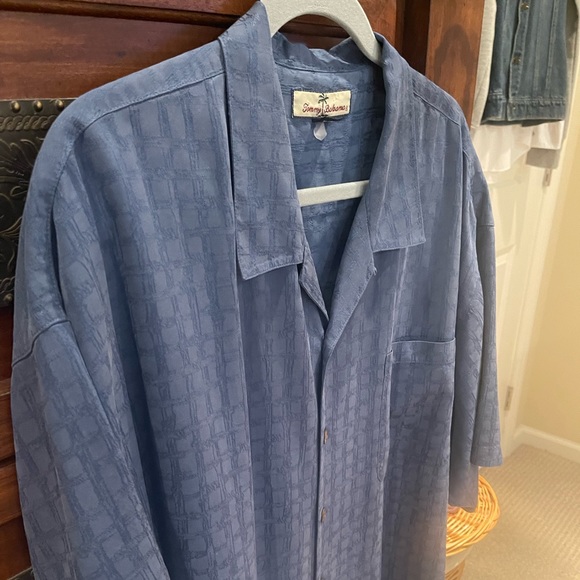 TOMMY BAHAMA LIGHT BLUE XXL SILK SHIRT; Generous sizing; Fabulous Fabric; $35 - Picture 5 of 16